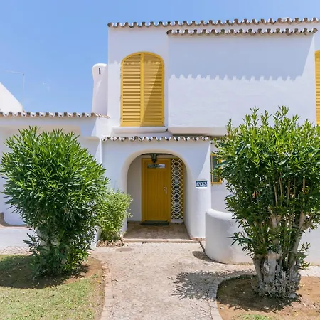 펜션 Al - Aldeia Do Golfe Retreat 빌라모라